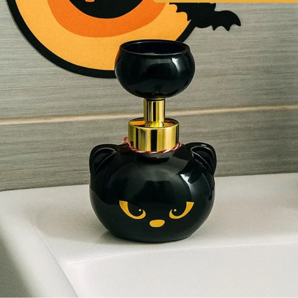 NWT ⚜️🐈‍⬛⚜️ Maison de Base Midnight Orchid Halloween Black Cat Foaming Hand Soap